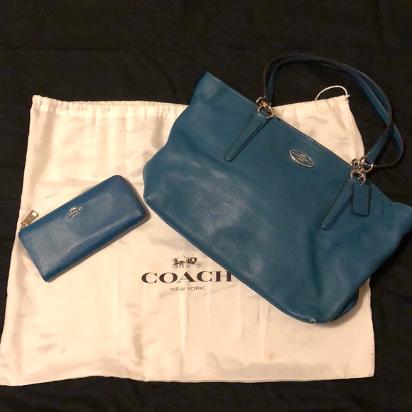 Coach Handbags - Coach Tote & Wallet